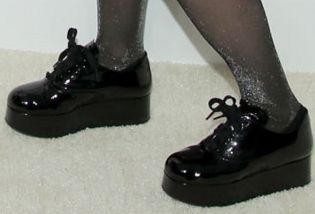 Picture of Emily Hampshire shoes