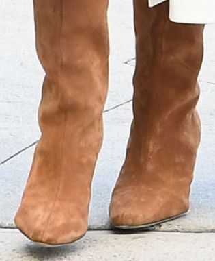 Picture of Nina Dobrev shoes