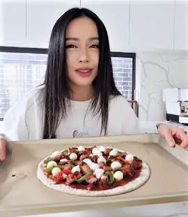 Picture of Chloe Ting's BBQ Chicken Pizza Recipe and ingredients