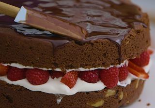 Picture of Jamie Oliver's Chocolate Dessert Ideas and cooking instructions - Chocolate Cake