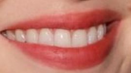 Picture of Phoebe Dynevor teeth and smile