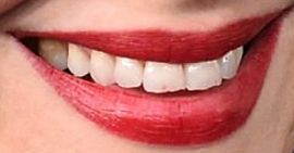 Picture of Sarah Paulson teeth and smile