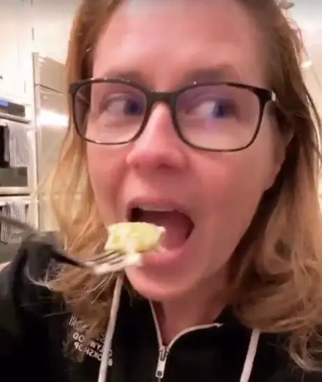 Picture of what does Jenna Fischer eat - Gooey Butter Cake