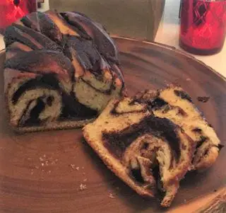 Picture of what does Jenna Fischer eat - Chocolate Babka