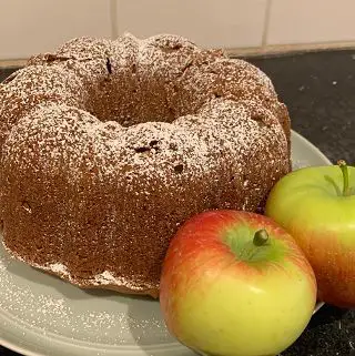Picture of what does Jenna Fischer eat - Gluten Free Apple Cake