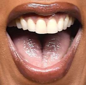 Picture of Angela Bassett teeth and smile