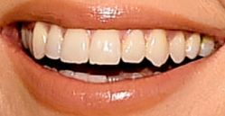 Picture of Annabelle Wallis teeth and smile