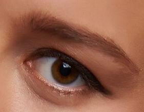 Picture of Brie Larson blue eyes, eyelashes, and eyebrows