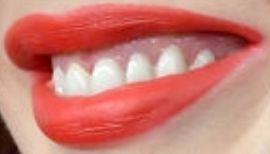 Picture of Carice van Houten teeth and smile