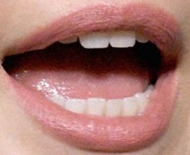 Picture of Elizabeth Olsen teeth and smile
