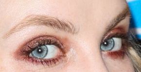 Picture of Evanna Lynch eyeliner, eyeshadow, and eyelash enhancements