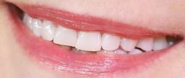 Picture of Holly Hunter teeth and smile