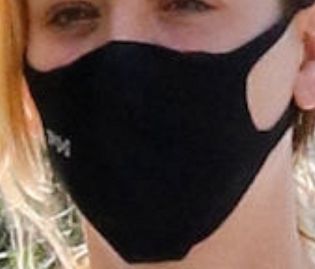 Picture of Kaley Cuoco coronavirus mask