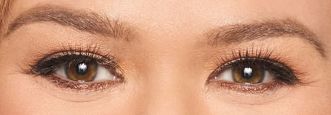 Picture of Kelly Clarkson eyes, eyelashes, and eyebrows