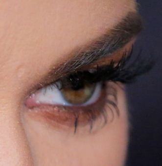 Picture of Khloe Kardashian eyes, eyelashes, and eyebrows
