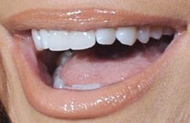 Picture of Maria Menounos teeth and smile