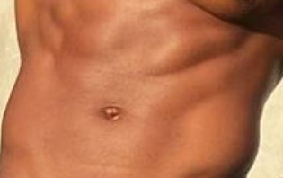 Picture of Shemar Moore abs and toned mid-section