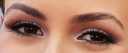 Picture of Victoria Justice eye makeup, and eyebrows