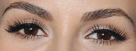 Picture of Victoria Justice eye makeup, and eyebrows