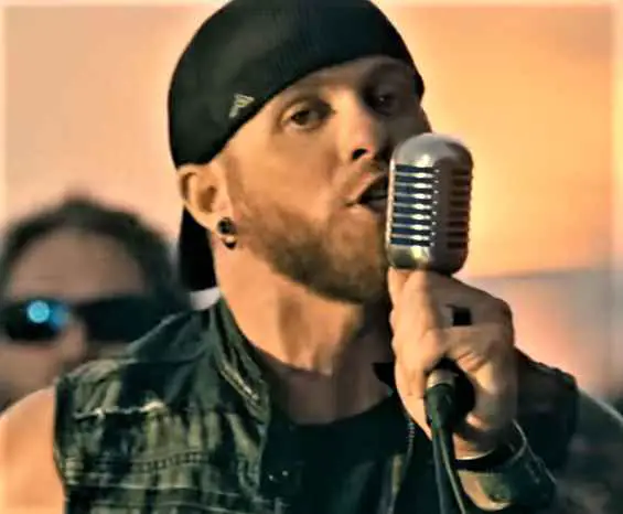 Picture of Brantley Gilbert singing