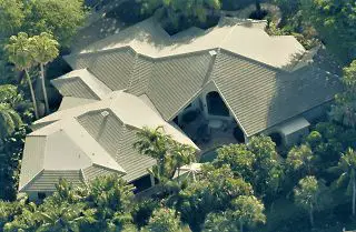 Ariana Grande's child hood home roof picture 2020