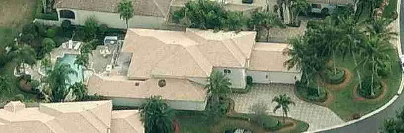 Picture of Ariana Grande's first childhood house