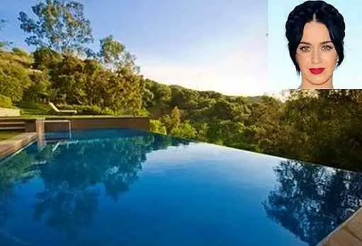 Katy Perry Swimming Pool