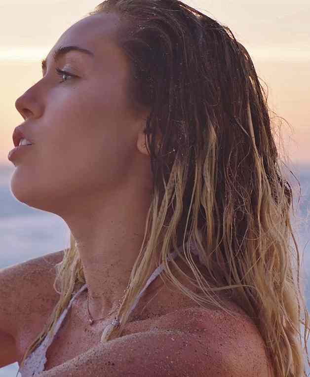 Miley Cyrus - Malibu