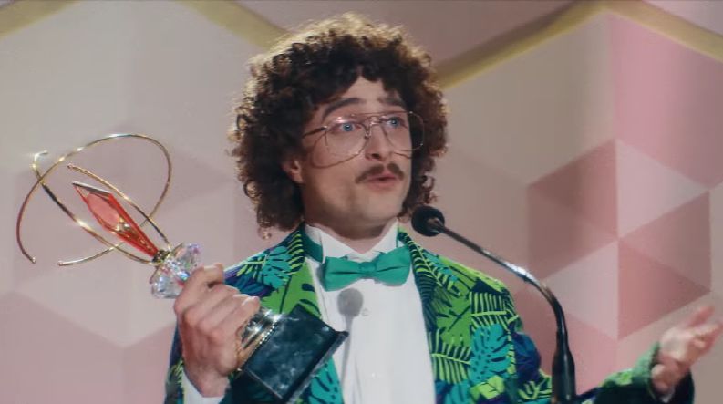 This is a screen shot picture from the movie WEIRD: The Al Yankovic Story.